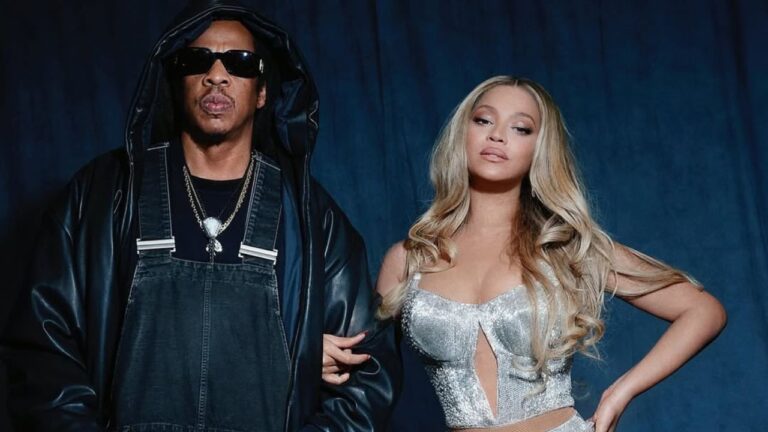 Fashion Bomb Couples: Beyonce Performs in a Silver Mugler Look Alongside Jay-Z in Paris