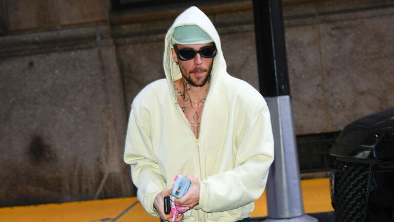 Justin Bieber Surprise-Releases New Album Swag: Listen