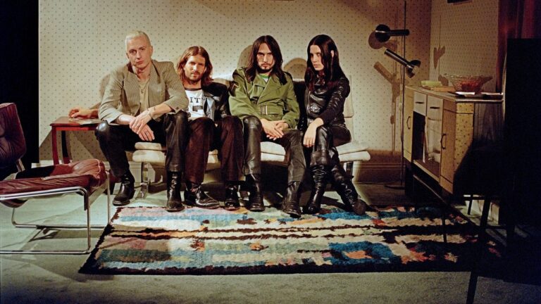 Watch Wolf Alice’s Video for New Song “The Sofa”