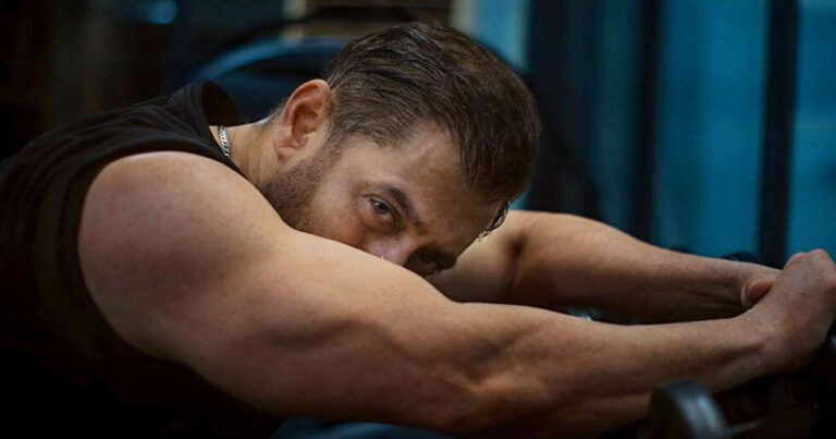 Salman Khan flaunts his toned physique at 59