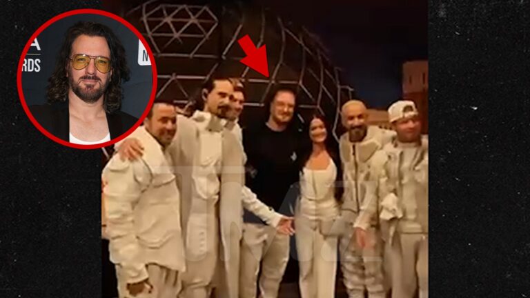 *NSYNC’s JC Chasez Attends Backstreet Boys Show in Las Vegas