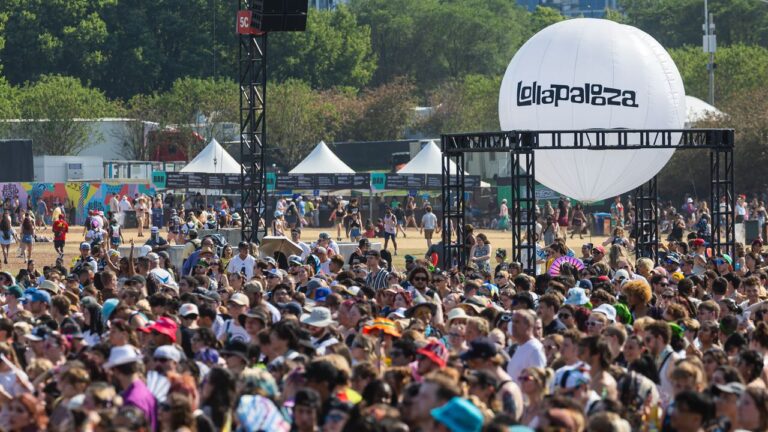 Lollapalooza 2025: Hulu Livestream Schedule & Details