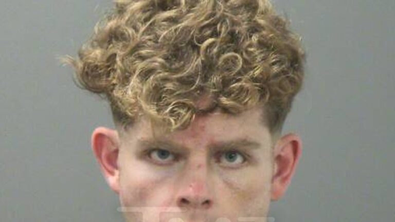 Suspected Arkansas Double Murderer Busted While Getting Haircut, on Video