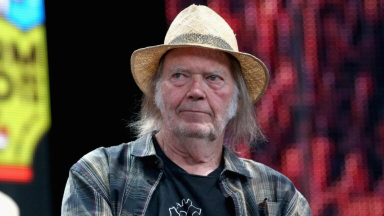 Neil Young Pulling Music from Amazon, Calls for Boycott: “Support Your Community”