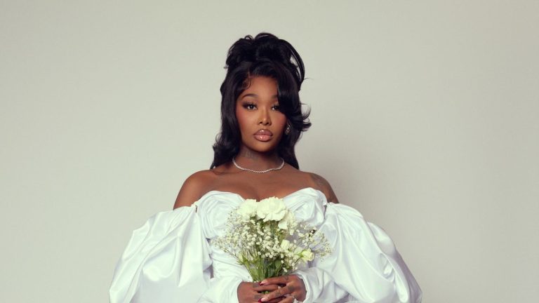 Summer Walker Announces Tour With Monaleo and Odeal