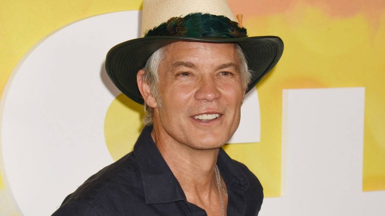 Timothy Olyphant’s New Netflix Movie Is A “Cool” Mix Of David Fincher & Quentin Tarantino Styles