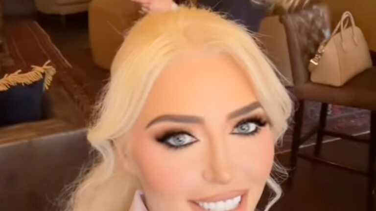 Hugh Hefner’s Ex Karissa Shannon Pregnant With First Child