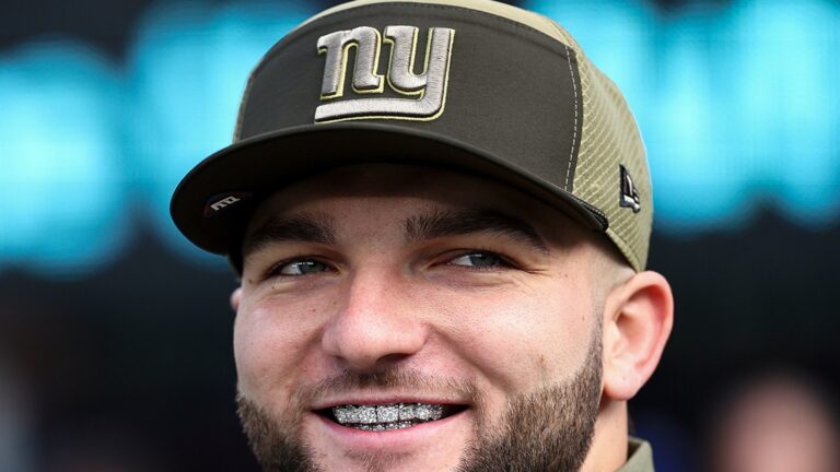 Giants RB Cam Skattebo Caught on Video Trying to Hurry Into MetLife Before SNF