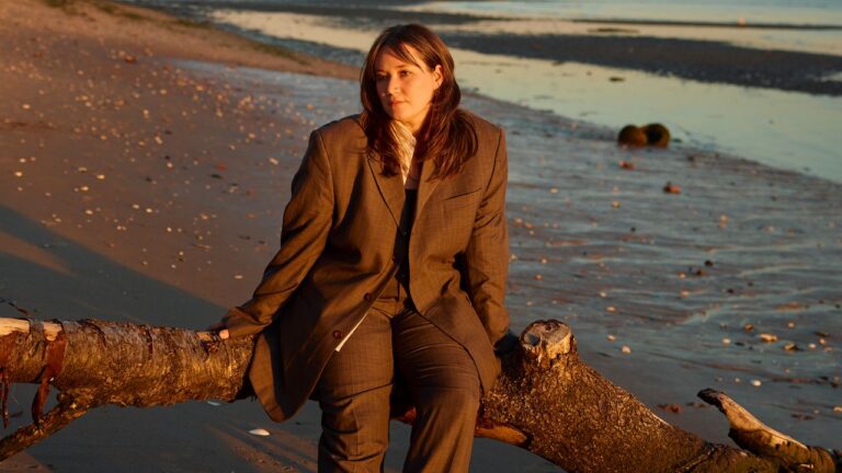 Wendy Eisenberg Shares 30-Minute Song, Announces New Band With More Eaze