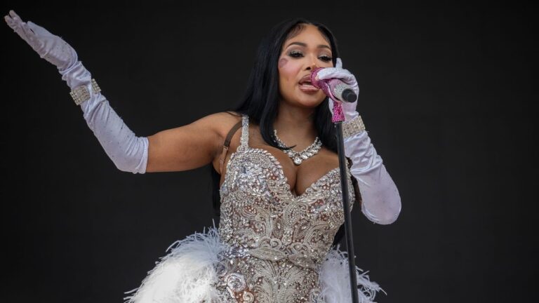 Summer Walker Sues Label and Management for Fraud